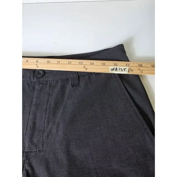TRAVIS MATHEW Black Active Outdoor Casual Golf Textured Shorts SZ 32 - Picture 4 of 5